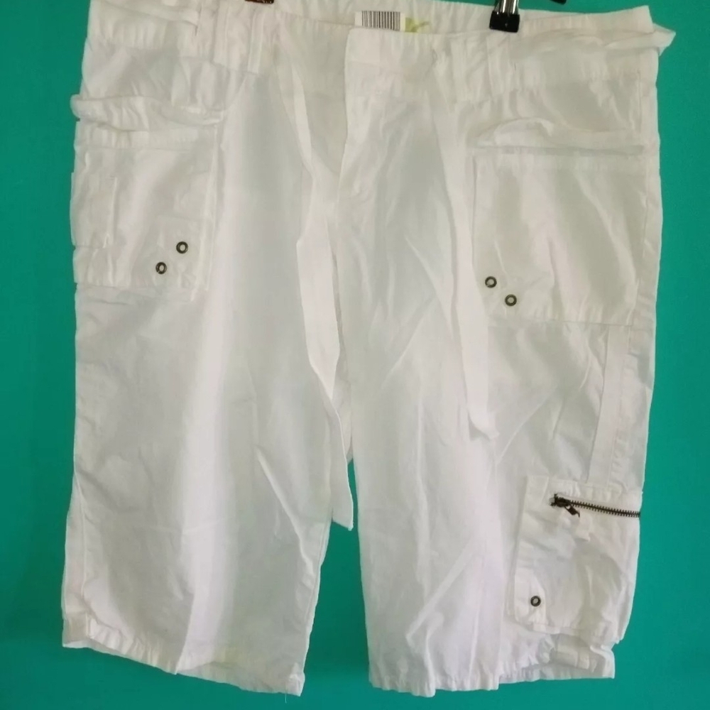 NWOT PMK Women's SZ 40 EU (M, Waist 28-30/Hip 38-40 In) White Cotton Short Pants